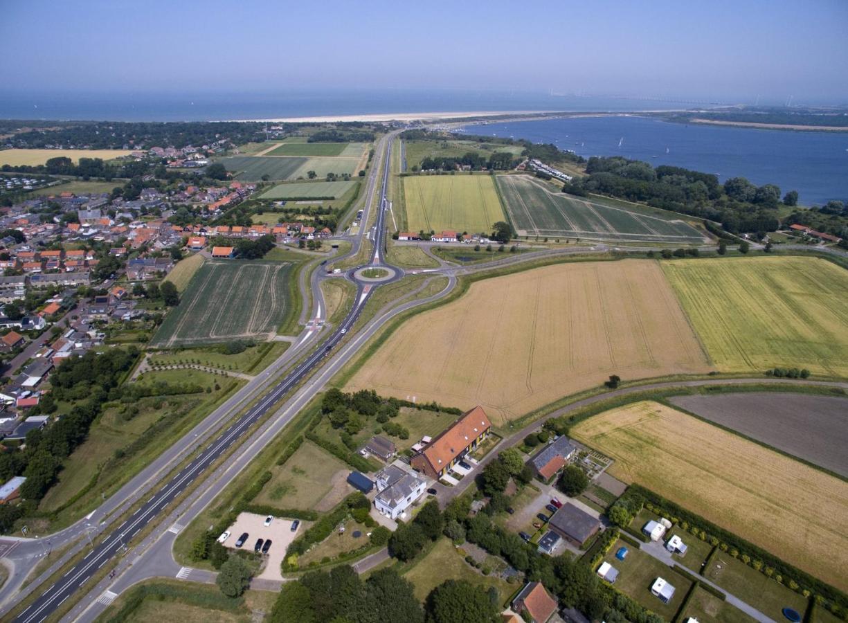 Hoevehotel 'Hof Christina' Vrouwenpolder Exterior photo