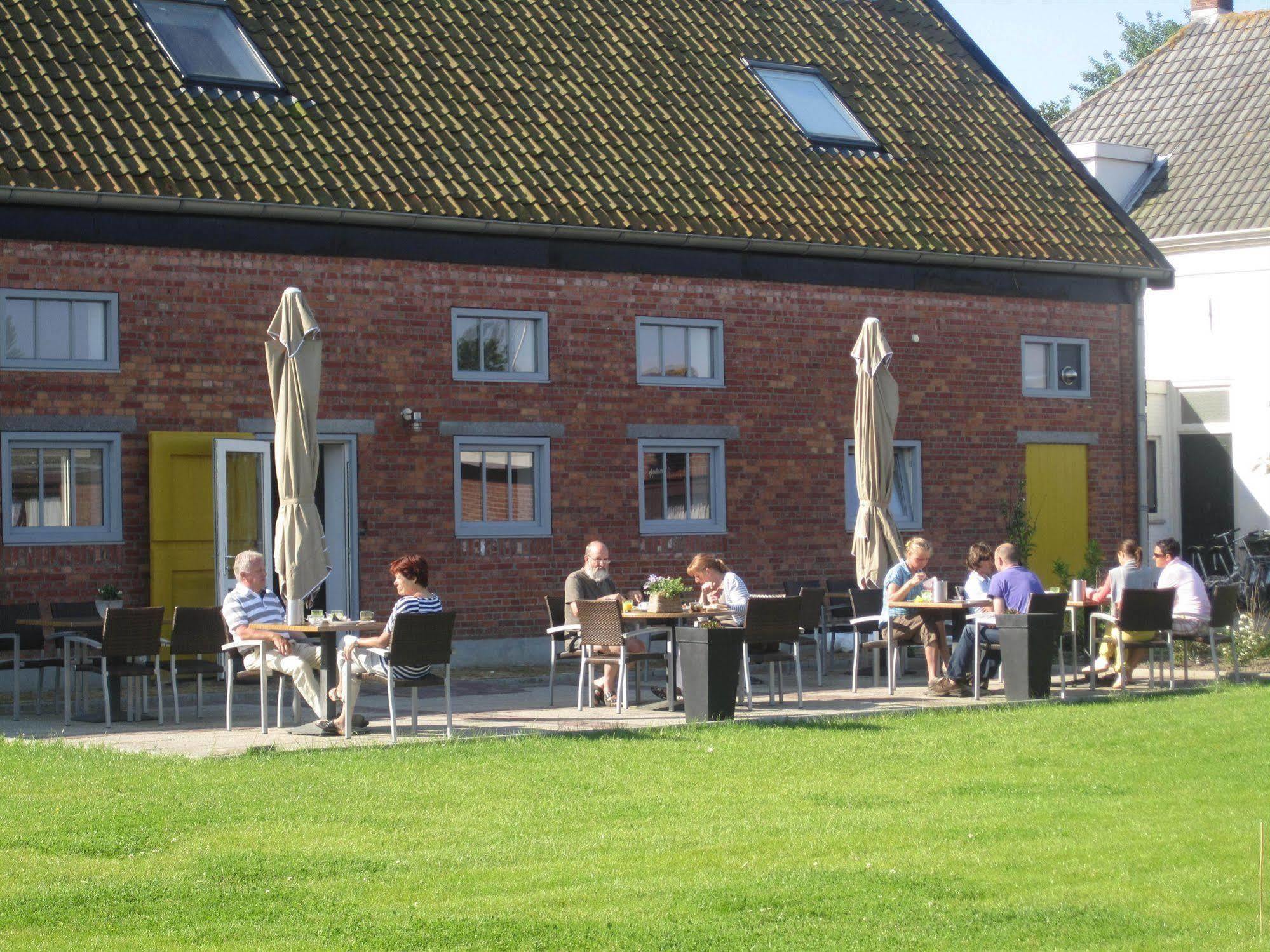 Hoevehotel 'Hof Christina' Vrouwenpolder Exterior photo