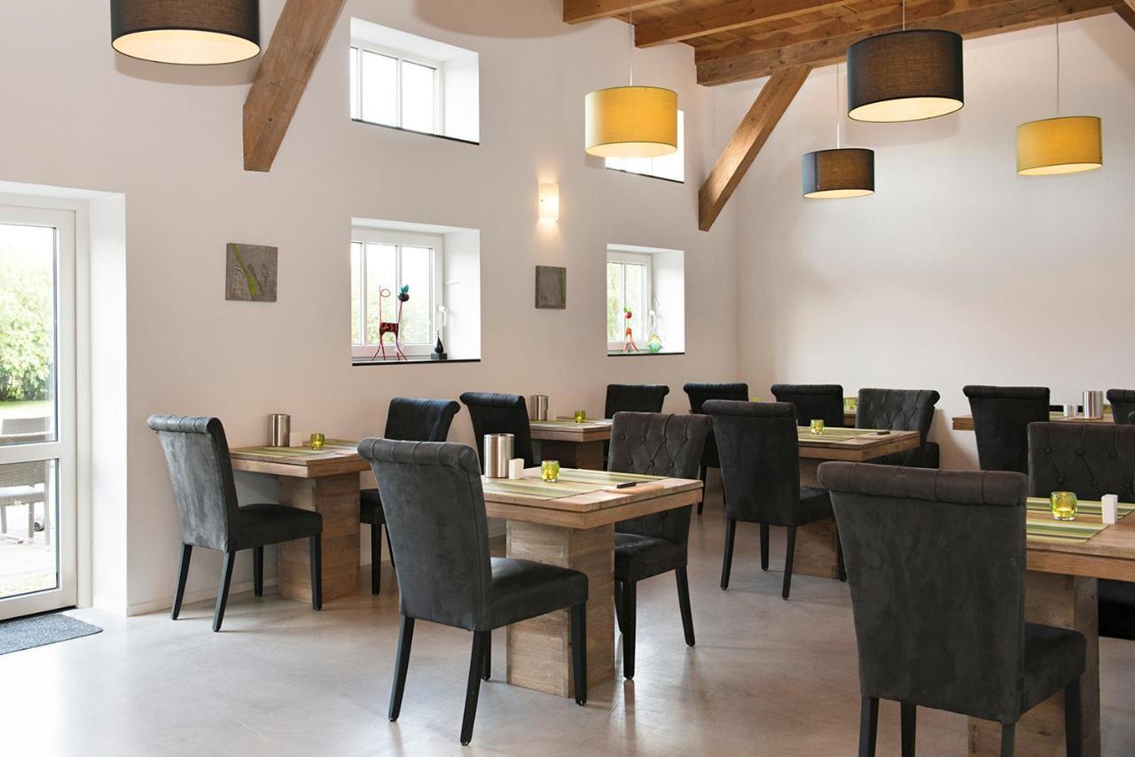 Hoevehotel 'Hof Christina' Vrouwenpolder Exterior photo